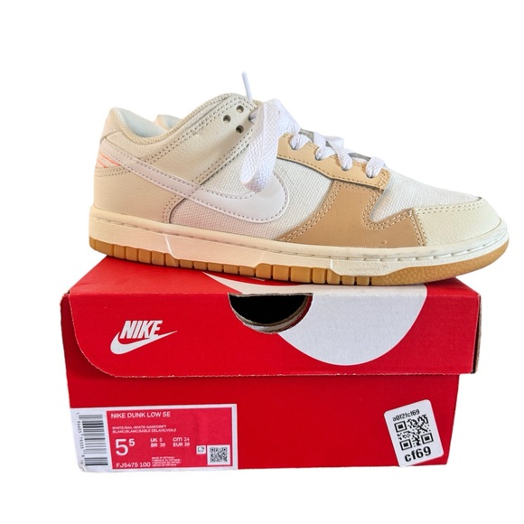 EUC Nike Dunk Low SE “If Lost Return To” Dunks - 5.5 M / 7.5 W - with Box - Picture 3 of 13